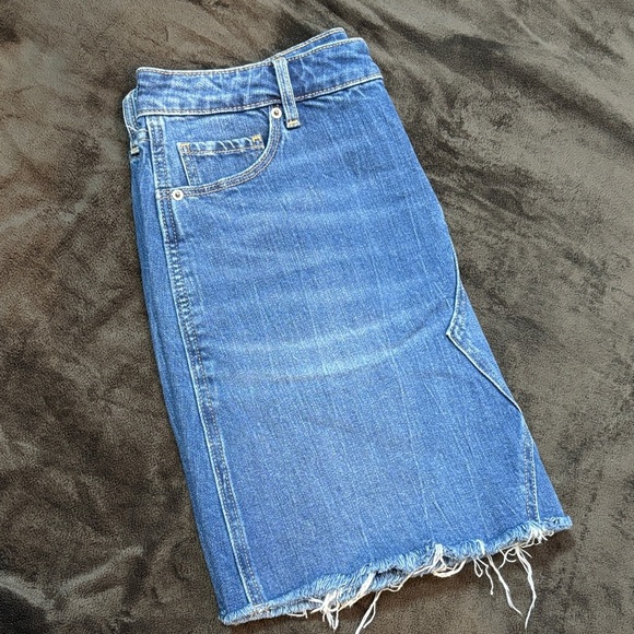 Old Navy Frayed Hem Denim Mini Skirt - Blue - Picture 6 of 6